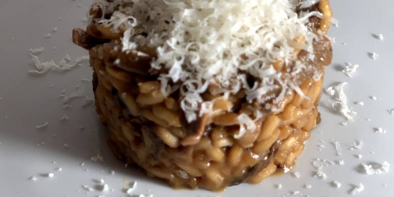 Risotto mit getrockneten Steinpilzen